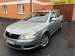 Ljusgrön (grön) Begagnad 2011 Skoda Octavia Elegance Kombi | 39 900 kr (Marknadspris)