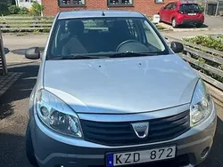 Silver Begagnad 2011 Dacia Sandero Halvkombi | 28 000 kr