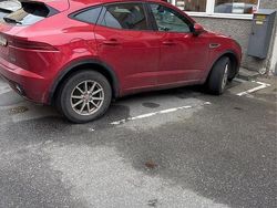 Röd Begagnad 2018 Jaguar E-Pace SUV | 180 000 kr (Marknadspris)