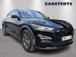 Svart Begagnad 2021 Ford Mustang Mach-E Standard Range SUV | 359 900 kr (Marknadspris)