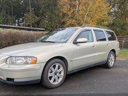 Brun Begagnad 2006 Volvo V70 Kinetic Kombi | 24 000 kr (Marknadspris)