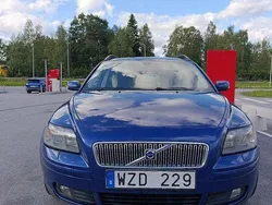 Blå Begagnad 2006 Volvo V50 Kinetic Kombi | 32 900 kr (Marknadspris)