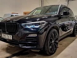 Svart Begagnad 2018 BMW X5 Sport Line SUV | 599 500 kr (Lite dyr)