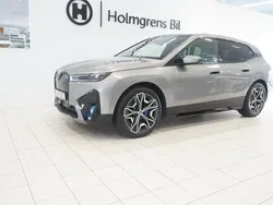 Grå Begagnad 2023 BMW iX Sport Line SUV | 799 900 kr (Lite dyr)