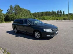 Grå Begagnad 2016 Volvo V70 Momentum Kombi | 119 000 kr (Marknadspris)