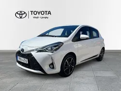 Vit Begagnad 2017 Toyota Yaris Style Halvkombi | 129 000 kr (Marknadspris)