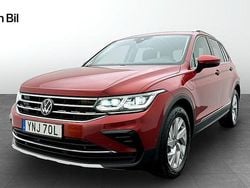Kings red metallic Begagnad 2024 VW Tiguan SUV | 349 900 kr (Bra pris)