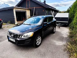 Svart Begagnad 2011 Volvo XC60 Summum SUV | 80 000 kr (Marknadspris)