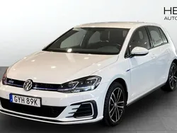 Vit (white) Begagnad 2020 VW Golf VIII GTE Halvkombi | 219 900 kr (Marknadspris)