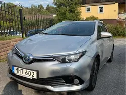 Silver Begagnad 2016 Toyota Auris Touring Sports Active Kombi | 147 000 kr (Marknadspris)