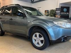 Ljusgrön Begagnad 2011 Subaru Forester SUV | 99 900 kr (Lite dyr)