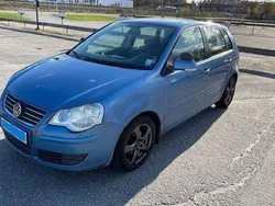 Blå Begagnad 2006 VW Polo Halvkombi | 36 000 kr