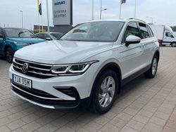 Vit Begagnad 2023 VW Tiguan Elegance SUV | 399 000 kr (Marknadspris)