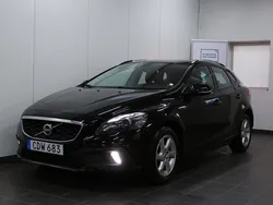 Svart Begagnad 2014 Volvo V40 CC Momentum Kombi | 149 900 kr (Marknadspris)