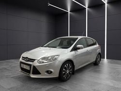 Grå Begagnad 2011 Ford Focus Trend Halvkombi | 49 900 kr (Marknadspris)