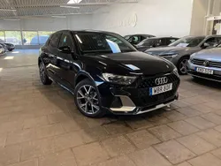 Svart (mythical black metallic) Begagnad 2020 Audi A1 Halvkombi | 219 000 kr