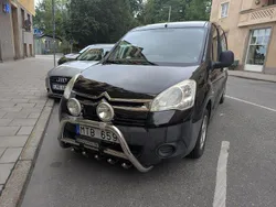 Svart Begagnad 2011 Citroën Berlingo Minibuss | 65 000 kr (Marknadspris)
