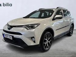 Vit Begagnad 2017 Toyota RAV4 Hybrid Active SUV | 249 900 kr (Marknadspris)