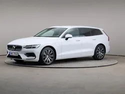 Vit (ice white (solid)) Begagnad 2021 Volvo V60 Inscription Kombi | 305 000 kr (Marknadspris)
