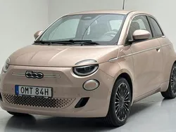 Röd Begagnad 2021 Fiat 500e | 189 000 kr