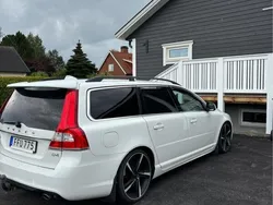 Vit Begagnad 2014 Volvo V70 Momentum Kombi | 95 000 kr (Marknadspris)