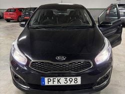 Svart Begagnad 2017 Kia Ceed Halvkombi | 139 000 kr (Marknadspris)