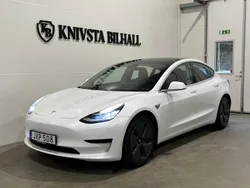 Vit Begagnad 2019 Tesla Model 3 Standard Range Plus Sedan | 238 800 kr (Marknadspris)