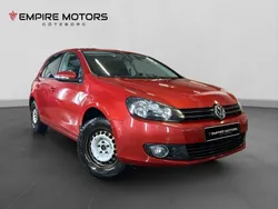 Röd Begagnad 2010 VW Golf Halvkombi | 49 900 kr (Marknadspris)