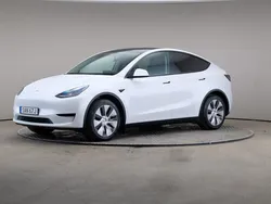 Vit Begagnad 2023 Tesla Model Y Standard Range SUV | 385 000 kr (Bra pris)