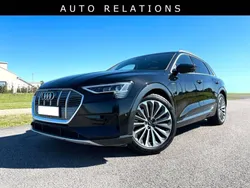 Svart Begagnad 2022 Audi e-tron Advanced SUV | 599 900 kr