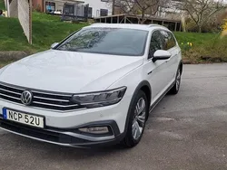 Vit Begagnad 2020 VW Passat Alltrack Kombi | 171 000 kr (Marknadspris)