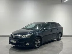 Mörkblå (blå) Begagnad 2013 Toyota Avensis Kombi | 69 900 kr (Marknadspris)