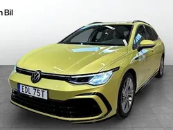 Gul Begagnad 2021 VW Golf VIII R-line Kombi | 249 900 kr (Lite dyr)
