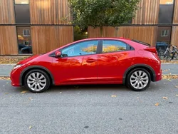 Röd Begagnad 2013 Honda Civic Sport Halvkombi | 94 500 kr (Marknadspris)
