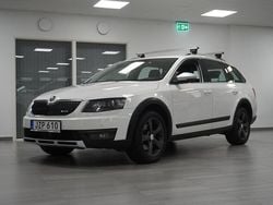 Vit Begagnad 2015 Skoda Octavia Kombi | 169 800 kr (Dyr)