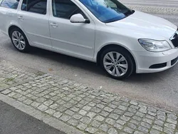 Vit Begagnad 2012 Skoda Octavia Ambiente Kombi | 70 000 kr (Marknadspris)