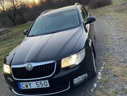 Brown metallic Begagnad 2012 Skoda Superb Kombi | 65 000 kr (Marknadspris)