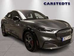 Grå Begagnad 2021 Ford Mustang Mach-E SUV | 378 900 kr (Marknadspris)