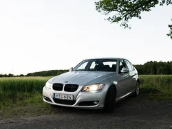 Grå Begagnad 2009 BMW 320 Comfort Edition Sedan | 89 000 kr (Marknadspris)