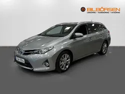Grå Begagnad 2014 Toyota Auris Hybrid Edition Kombi | 114 900 kr (Marknadspris)