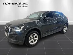 Grå (manhattangrå metallic) Begagnad 2024 Audi Q2 Proline SUV | 279 900 kr (Dyr)