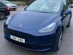 Blå Begagnad 2023 Tesla Model Y Long Range AWD SUV | 399 000 kr