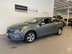 Grå Begagnad 2016 Volvo V60 Momentum Kombi | 129 900 kr (Marknadspris)