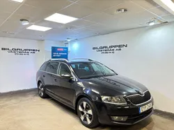 Svart Begagnad 2016 Skoda Octavia Kombi | 124 900 kr (Marknadspris)