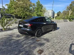 Svart Begagnad 2023 Tesla Model Y Performance SUV | 445 000 kr (Dyr)