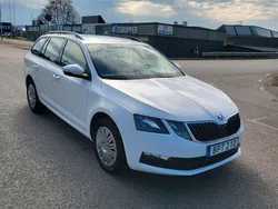 Vit Begagnad 2019 Skoda Octavia Kombi | 89 900 kr