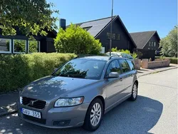 Grå Begagnad 2008 Volvo V50 Momentum Kombi | 28 000 kr (Bra pris)
