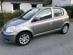 Grå Begagnad 2004 Toyota Yaris Halvkombi | 35 000 kr (Marknadspris)