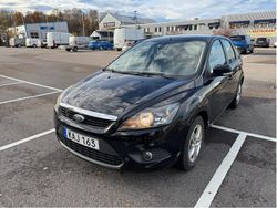 Svart Begagnad 2010 Ford Focus Titanium Halvkombi | 25 000 kr (Bra pris)