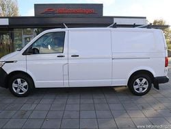 Vit svart Begagnad 2021 VW T6.1 Van | 279 900 kr (Superpris)